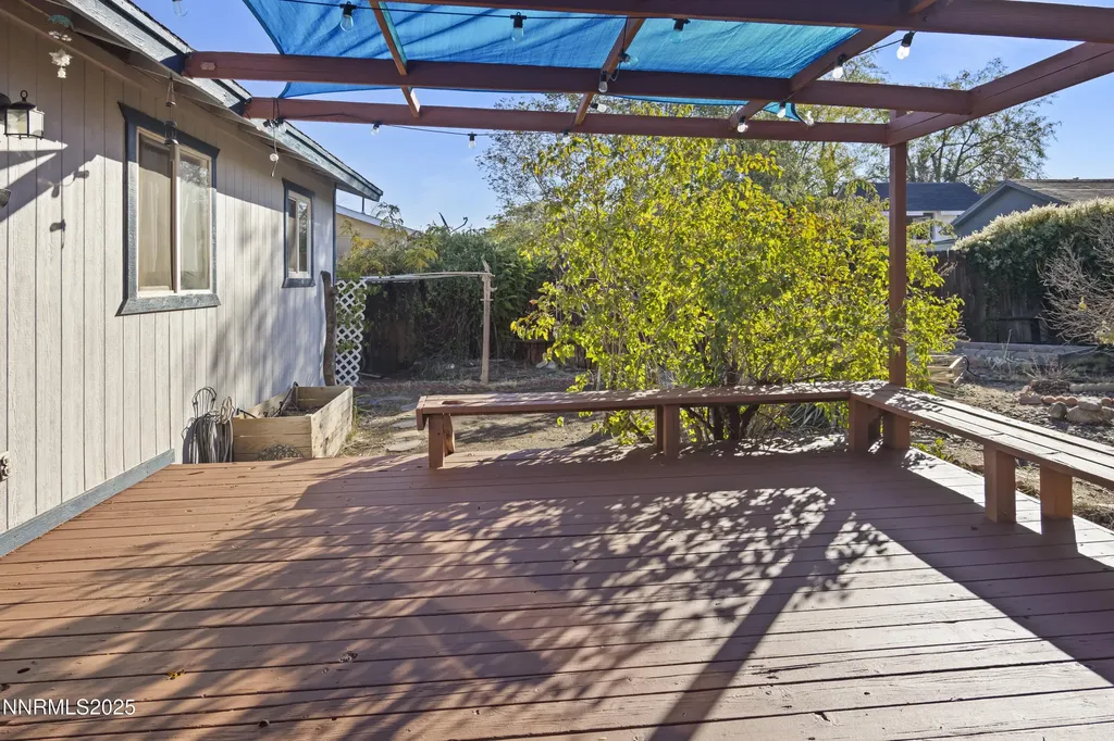 749 E Fernley NV 89408