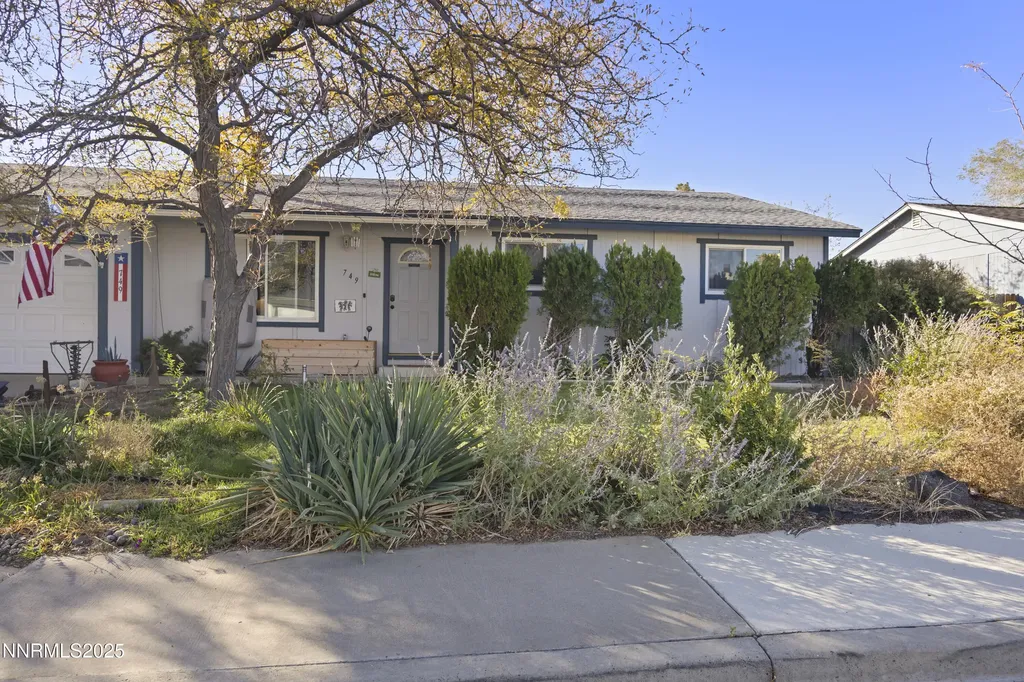 749 E Fernley NV 89408