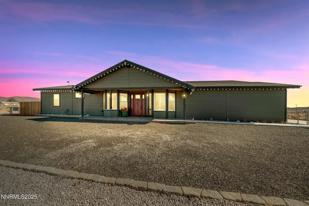 3900 Hackberry Silver Springs NV 89429
