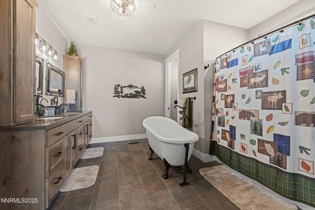 3900 Hackberry Silver Springs NV 89429