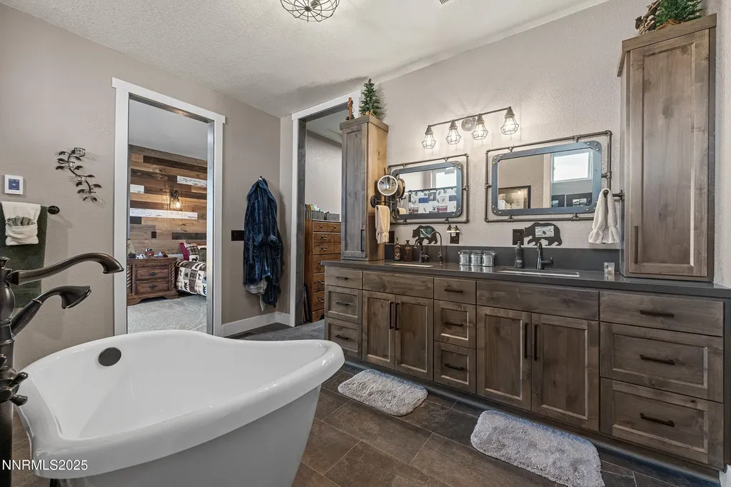3900 Hackberry Silver Springs NV 89429