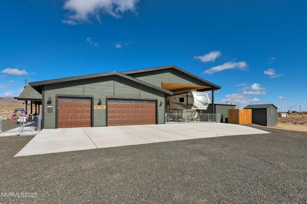3900 Hackberry Silver Springs NV 89429
