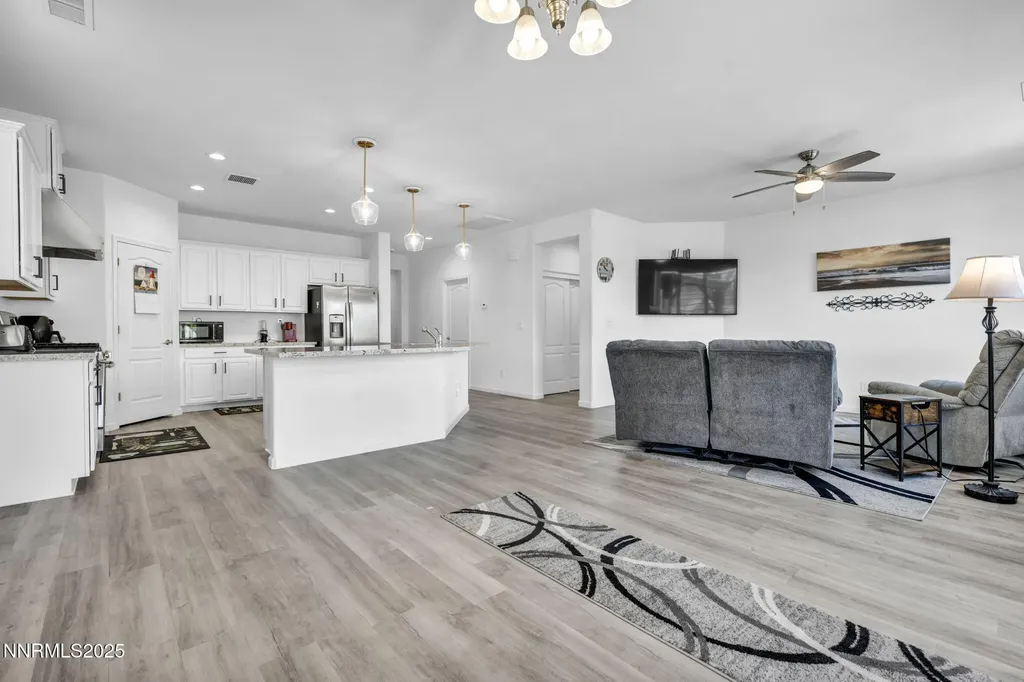 307 Granite Dayton NV 89403