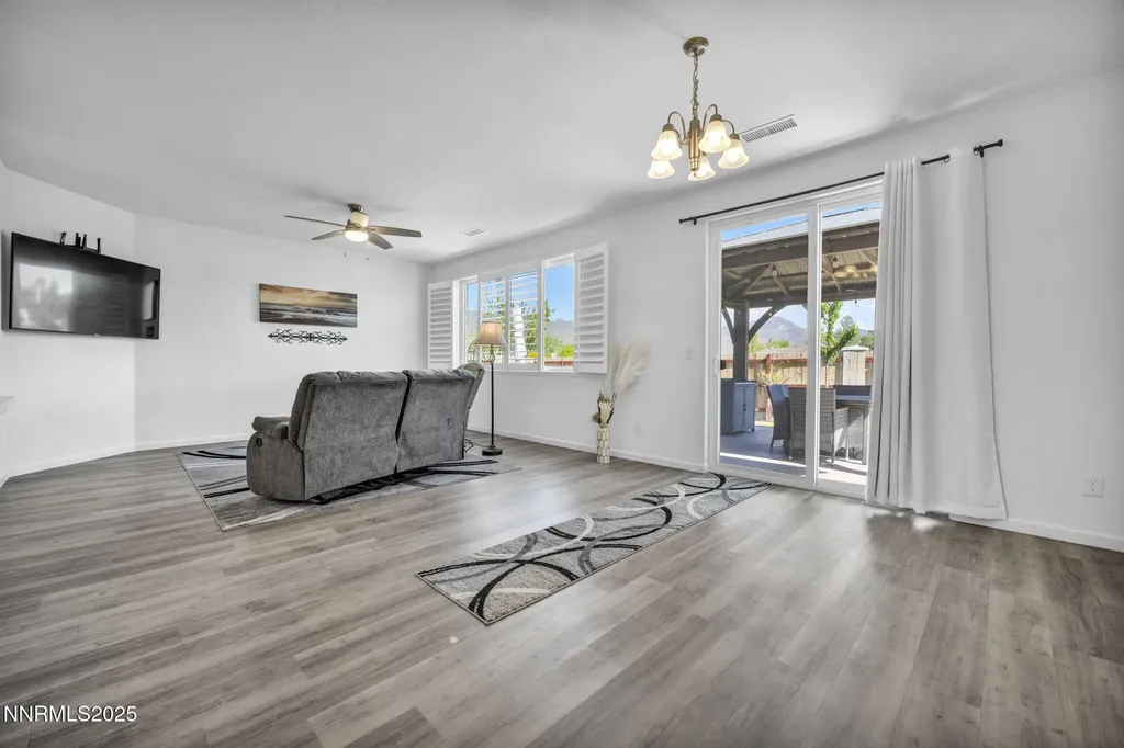 307 Granite Dayton NV 89403