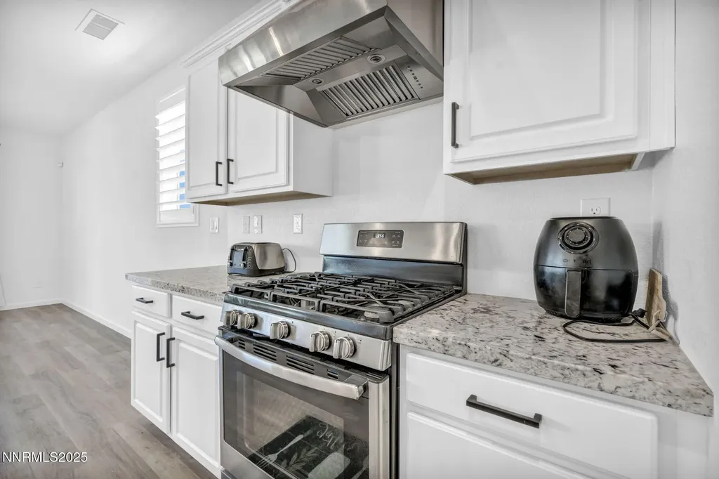 307 Granite Dayton NV 89403