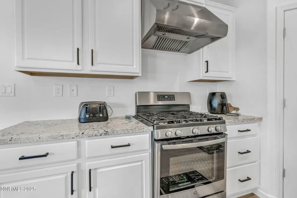 307 Granite Dayton NV 89403