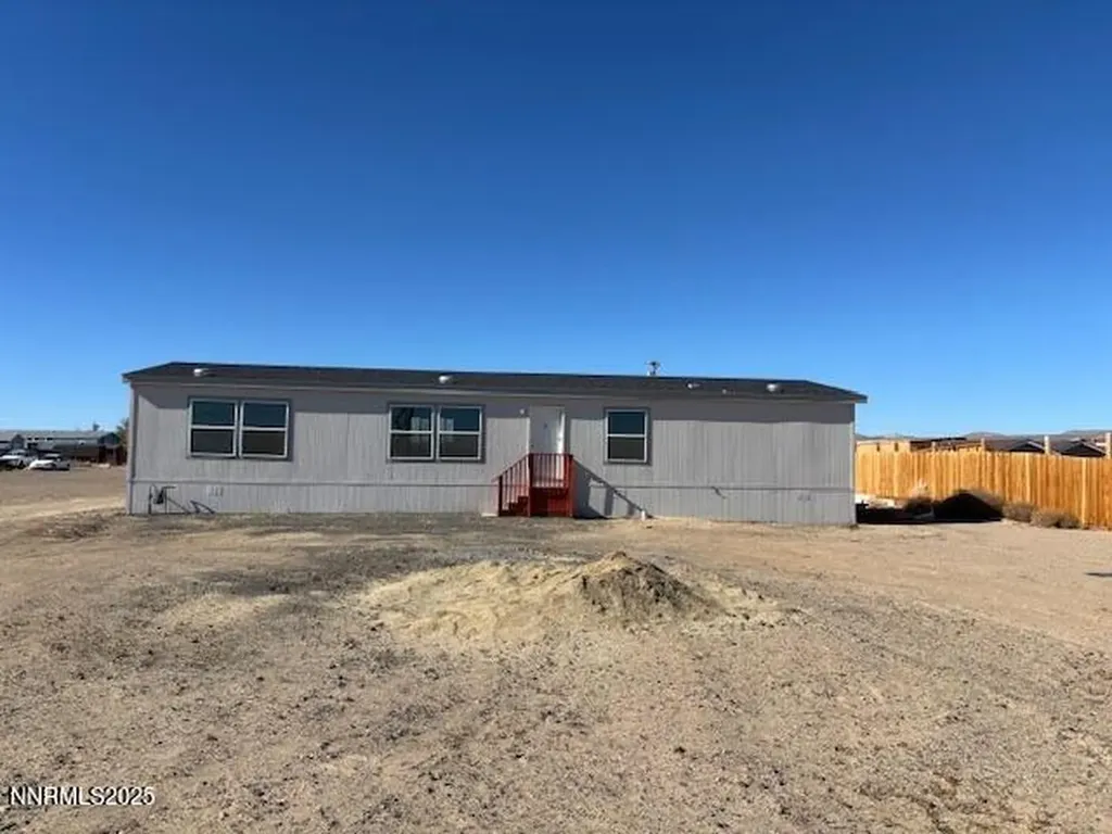 3599 Ardmore Silver Springs NV 89429