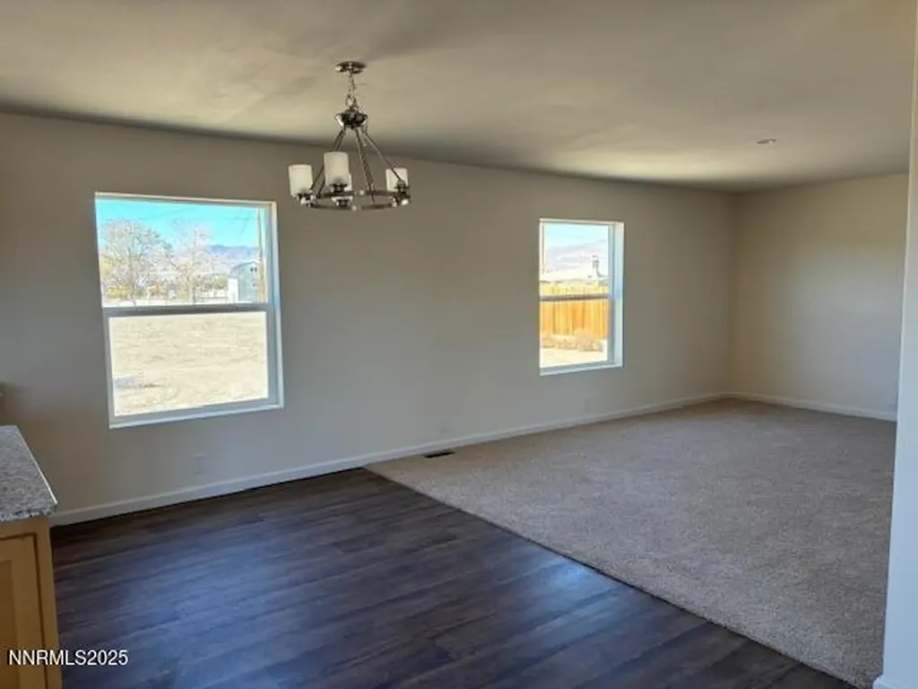 3599 Ardmore Silver Springs NV 89429