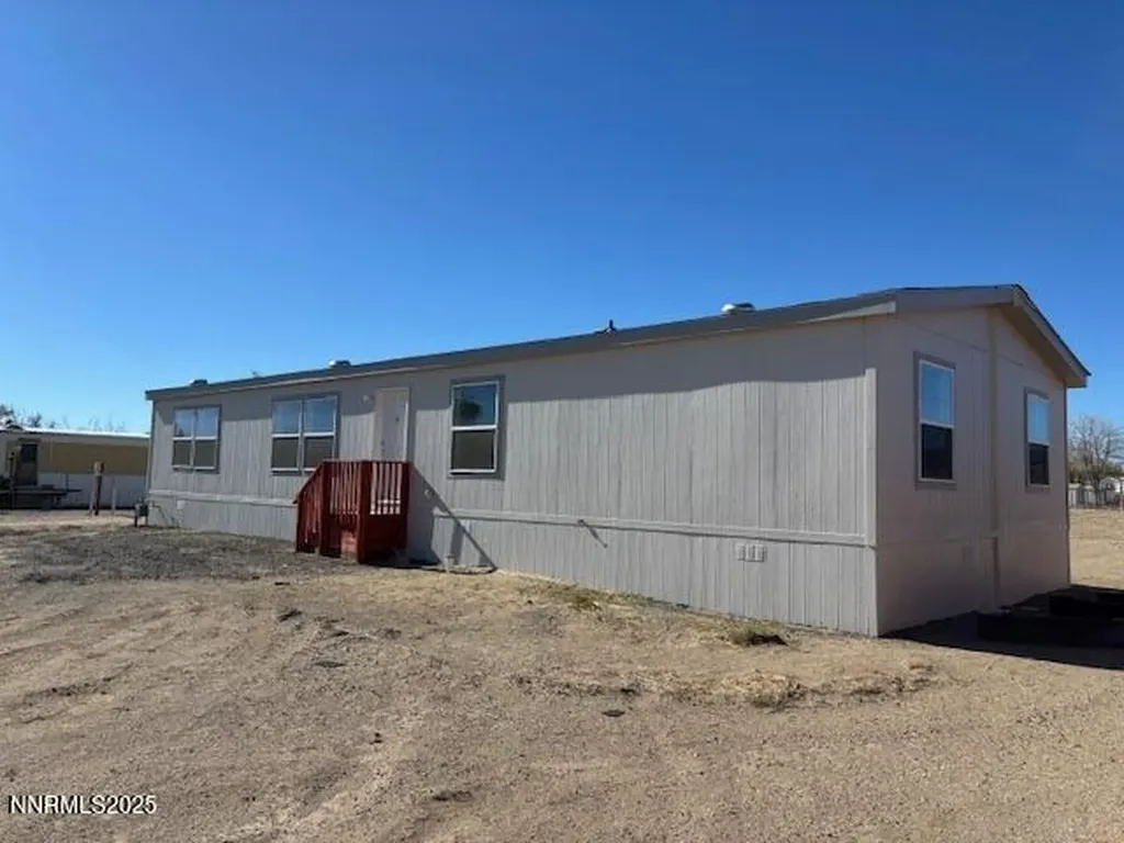 3599 Ardmore Silver Springs NV 89429