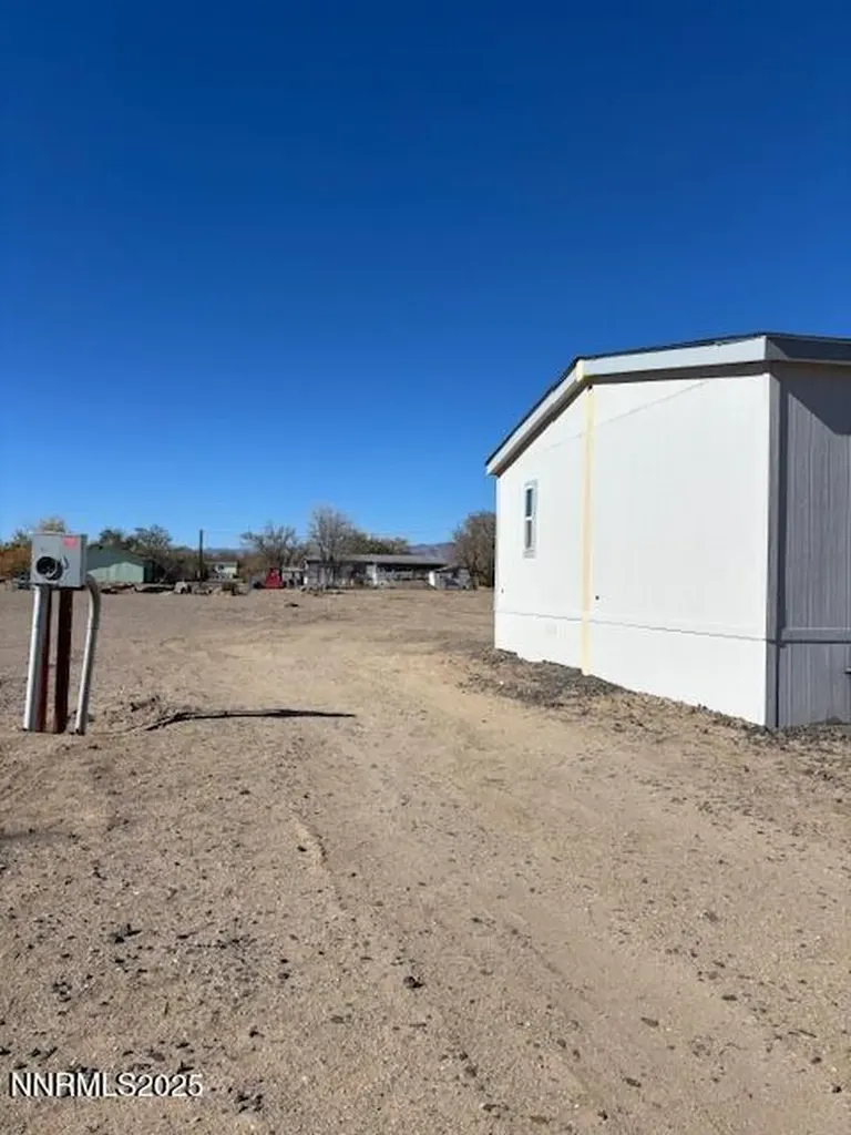3599 Ardmore Silver Springs NV 89429