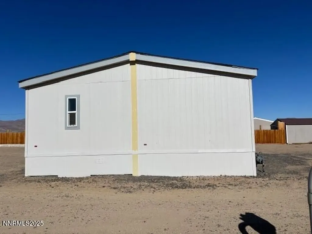 3599 Ardmore Silver Springs NV 89429