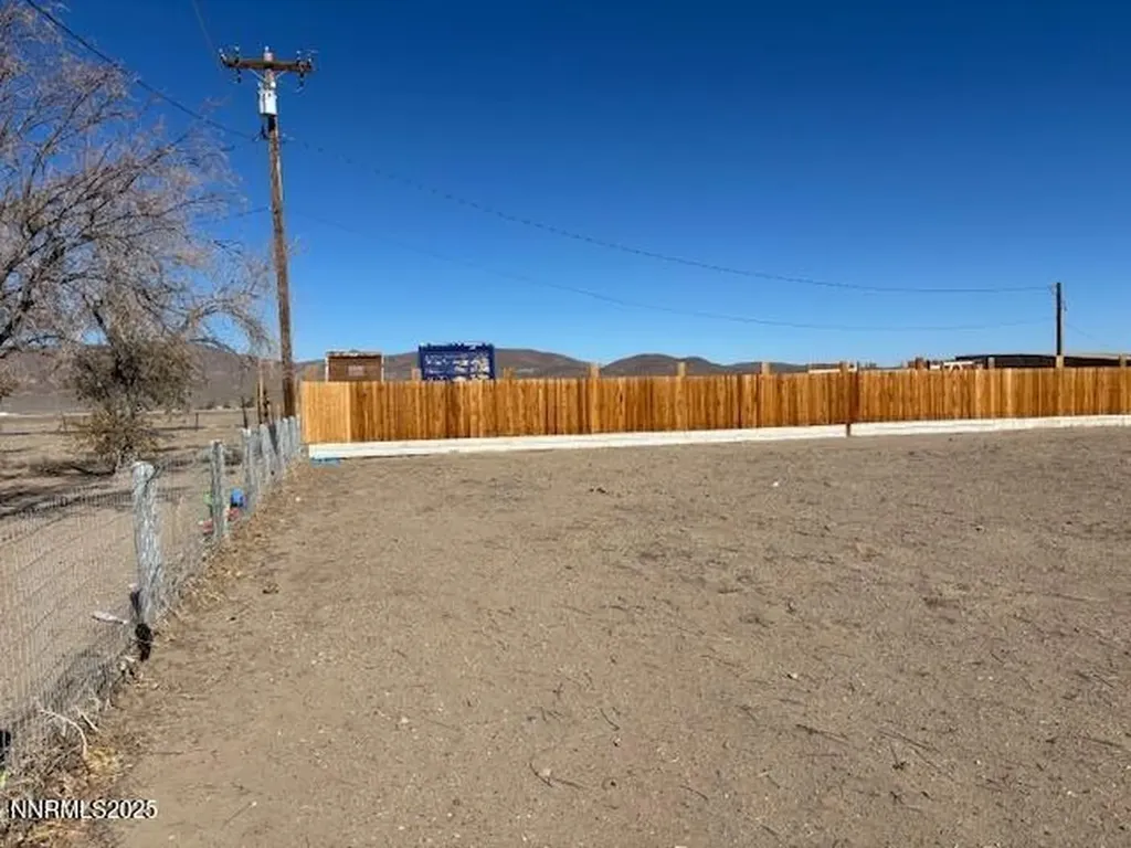 3599 Ardmore Silver Springs NV 89429