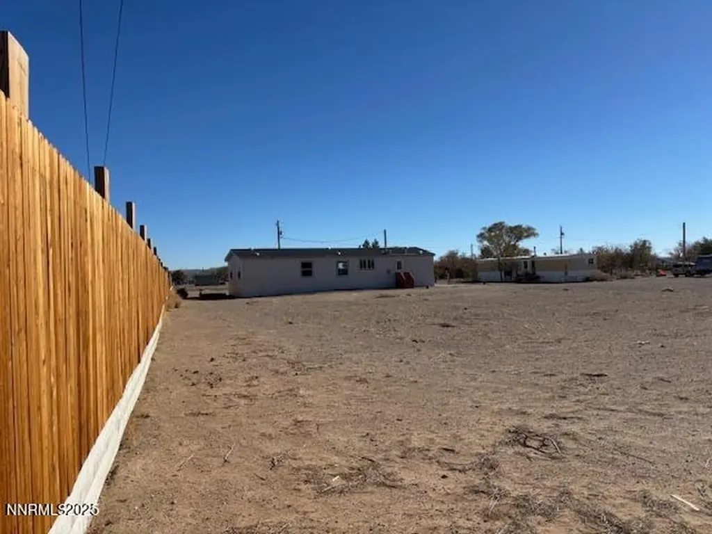 3599 Ardmore Silver Springs NV 89429
