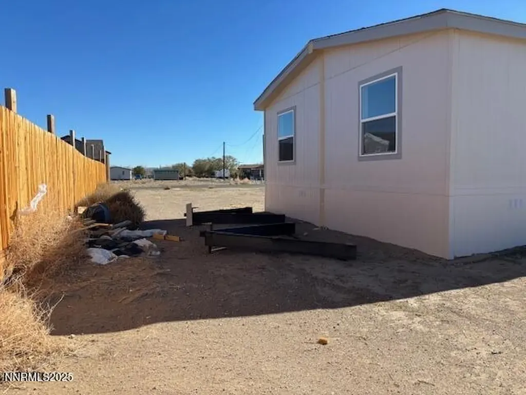 3599 Ardmore Silver Springs NV 89429