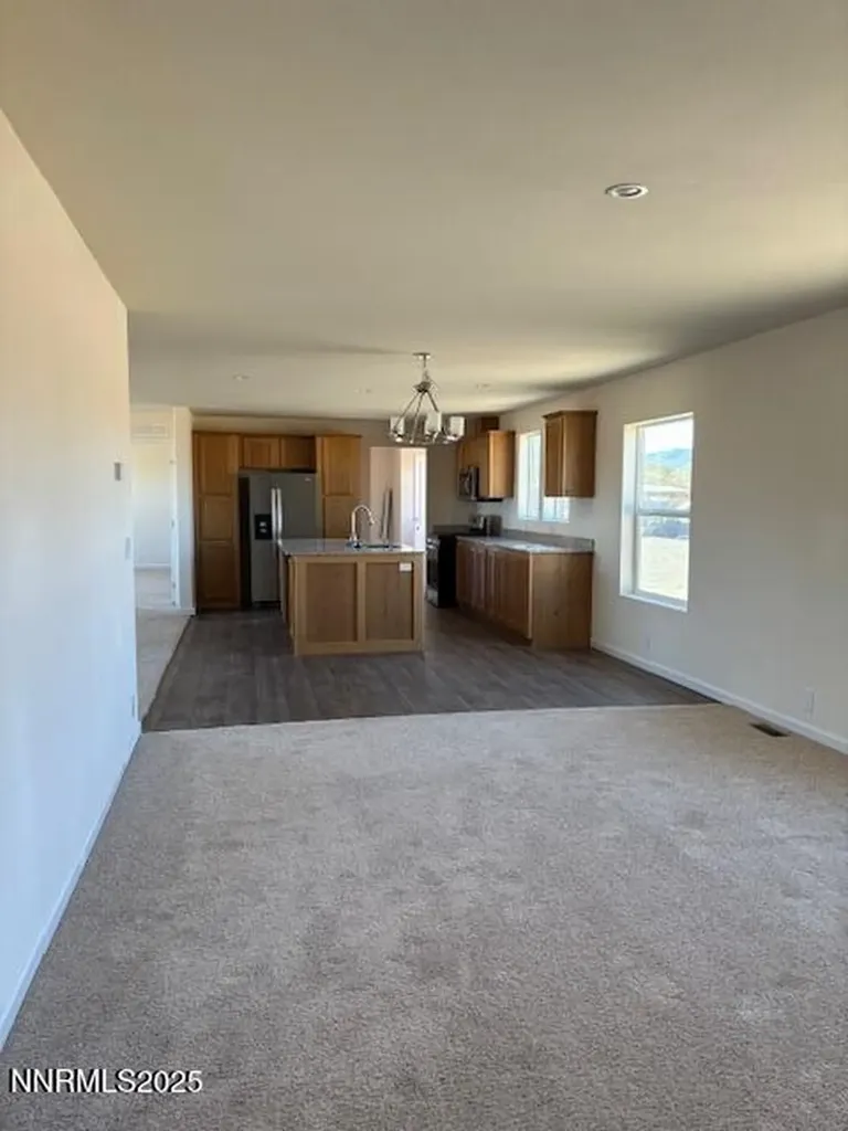 3599 Ardmore Silver Springs NV 89429