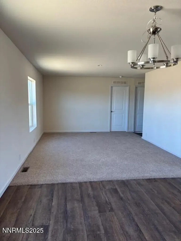 3599 Ardmore Silver Springs NV 89429