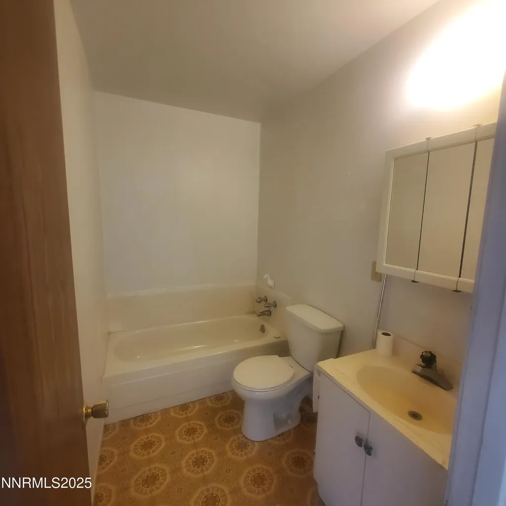 104 F Hawthorne NV 89415