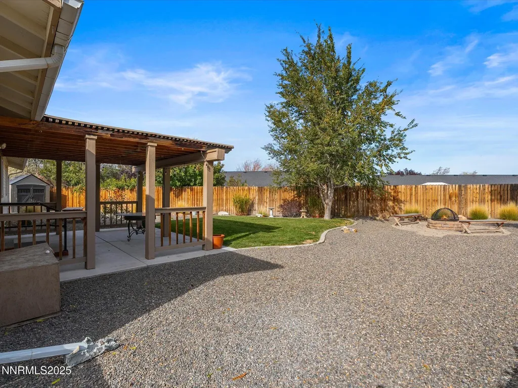 807 Lark Fernley NV 89408