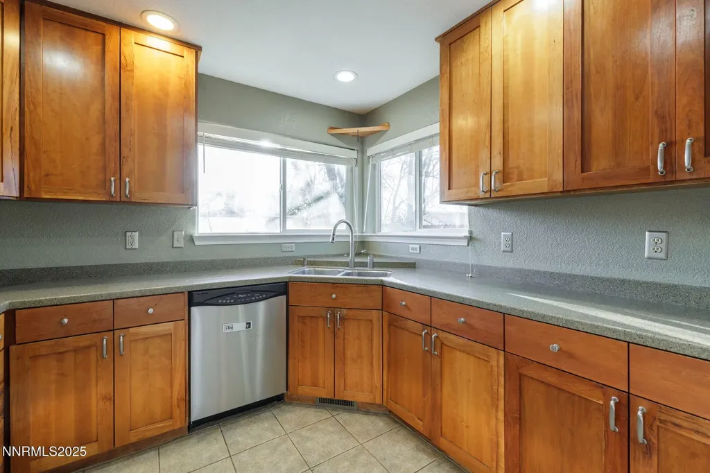 985 Hilltop Carson City NV 89705