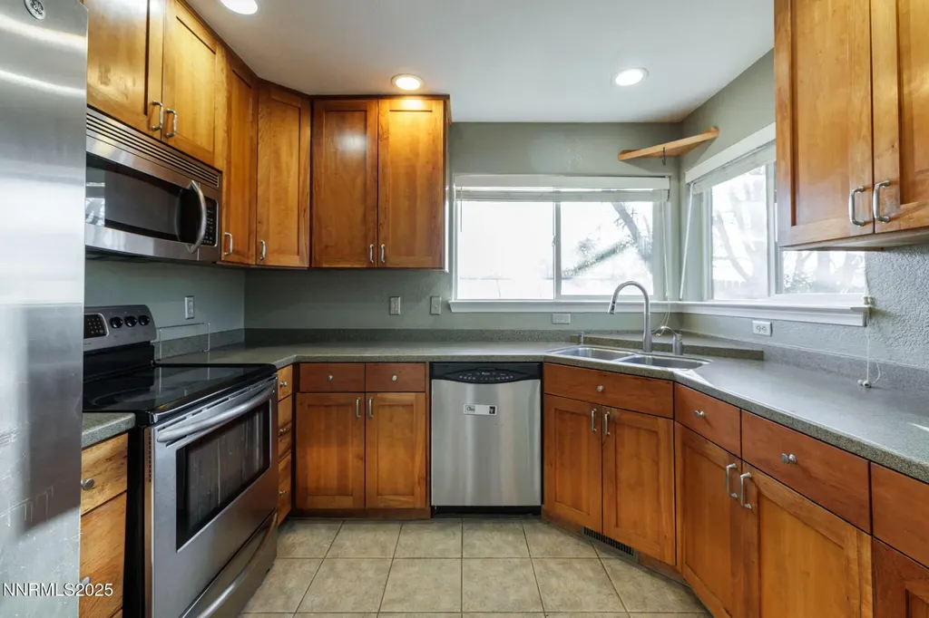 985 Hilltop Carson City NV 89705