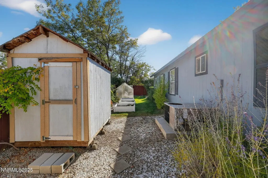 985 Hilltop Carson City NV 89705