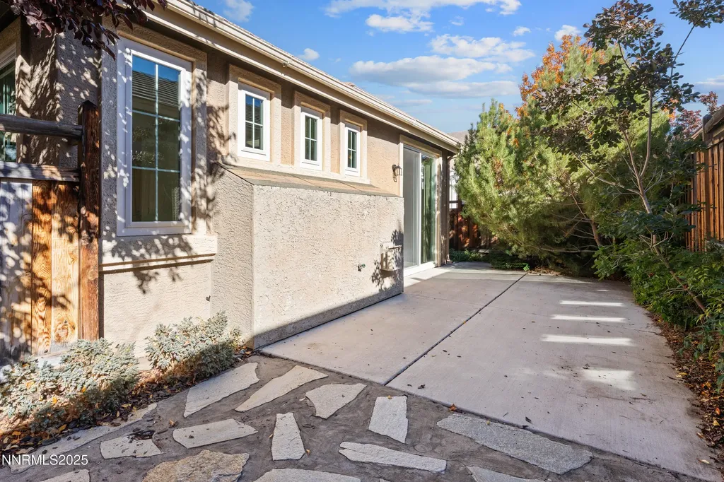 2661 Lawry Sparks NV 89436