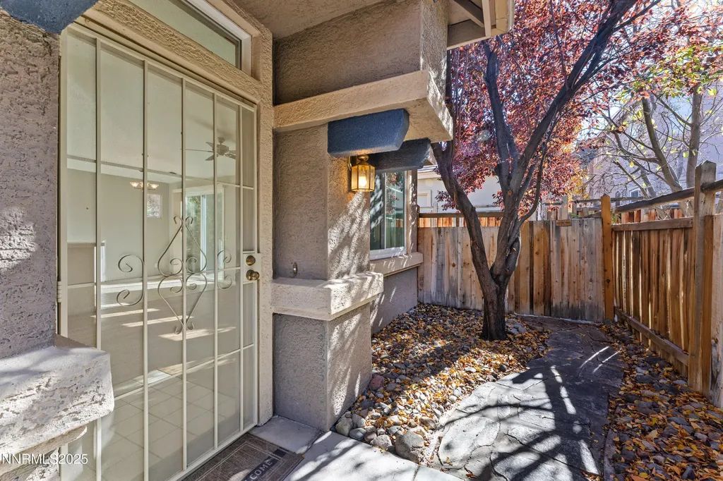2661 Lawry Sparks NV 89436