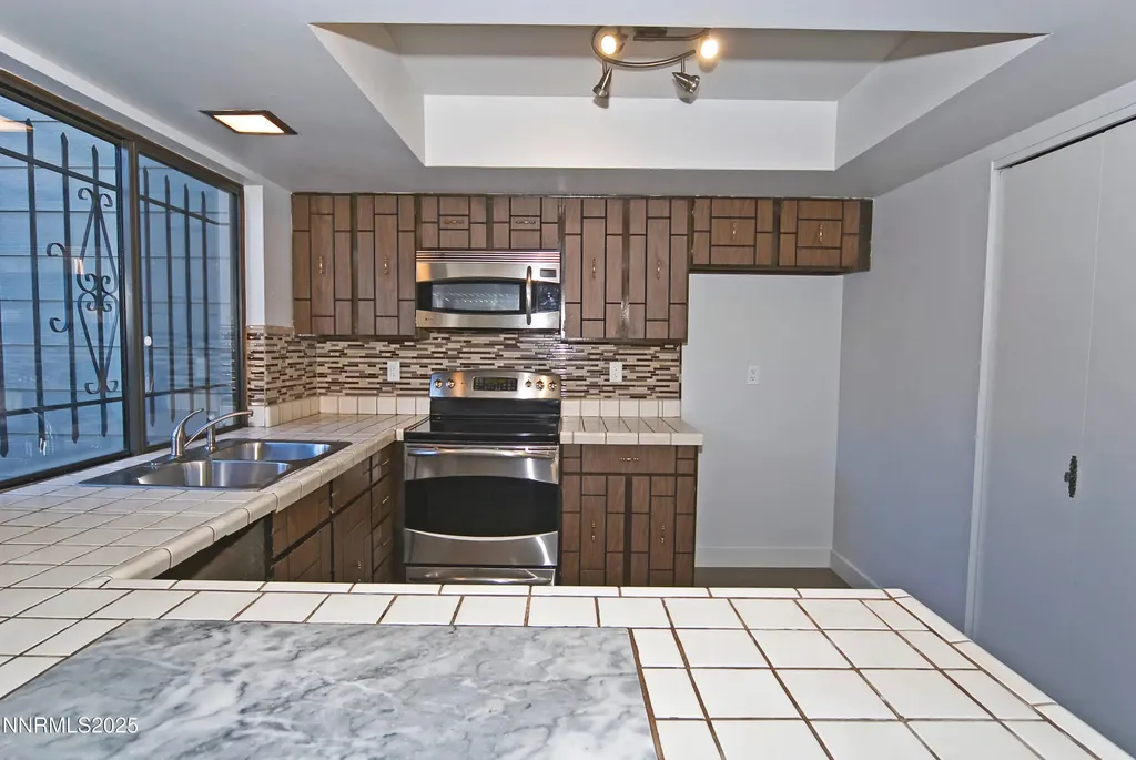 1433 Foster Reno NV 89509