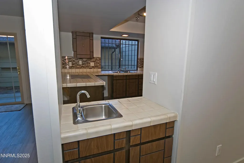 1433 Foster Reno NV 89509