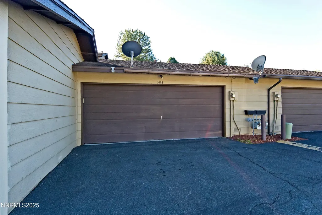 1433 Foster Reno NV 89509