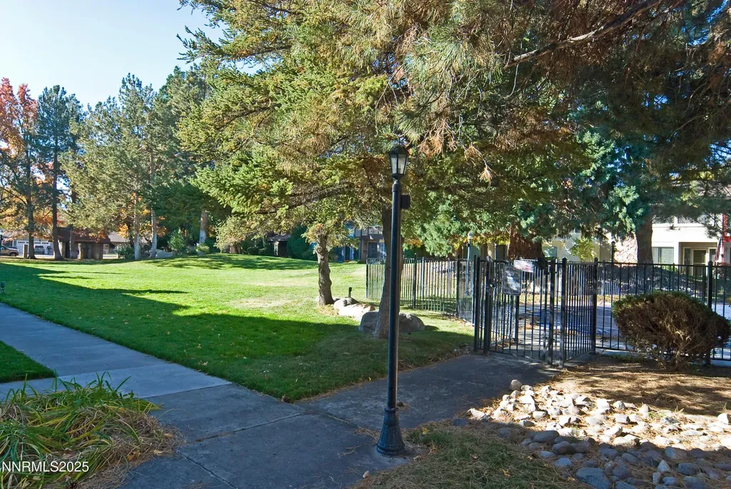 1433 Foster Reno NV 89509