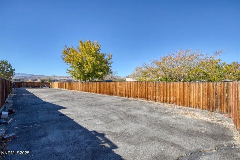 8061 Calabaza Sparks NV 89436