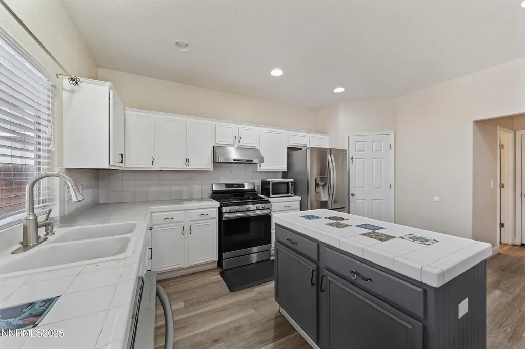 9920 Grand Falls Reno NV 89506