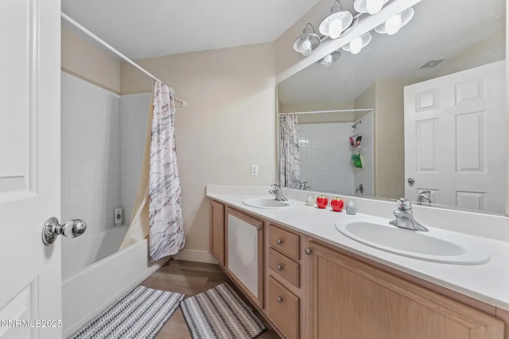 9920 Grand Falls Reno NV 89506