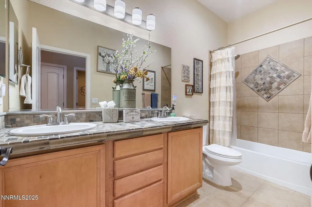 435 Rosetta Stone Spanish Springs NV 89441