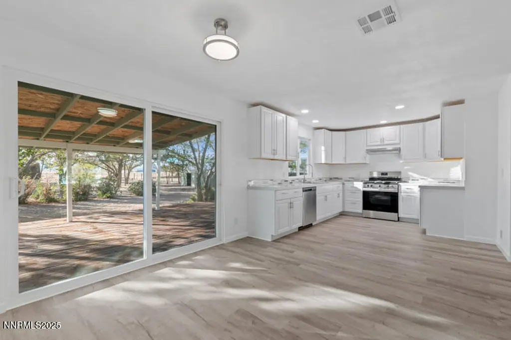 3703 Atkins Silver Springs NV 89429