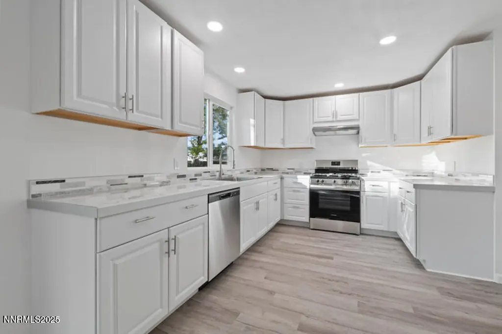 3703 Atkins Silver Springs NV 89429