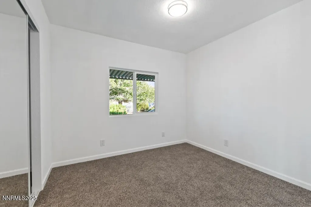 3703 Atkins Silver Springs NV 89429
