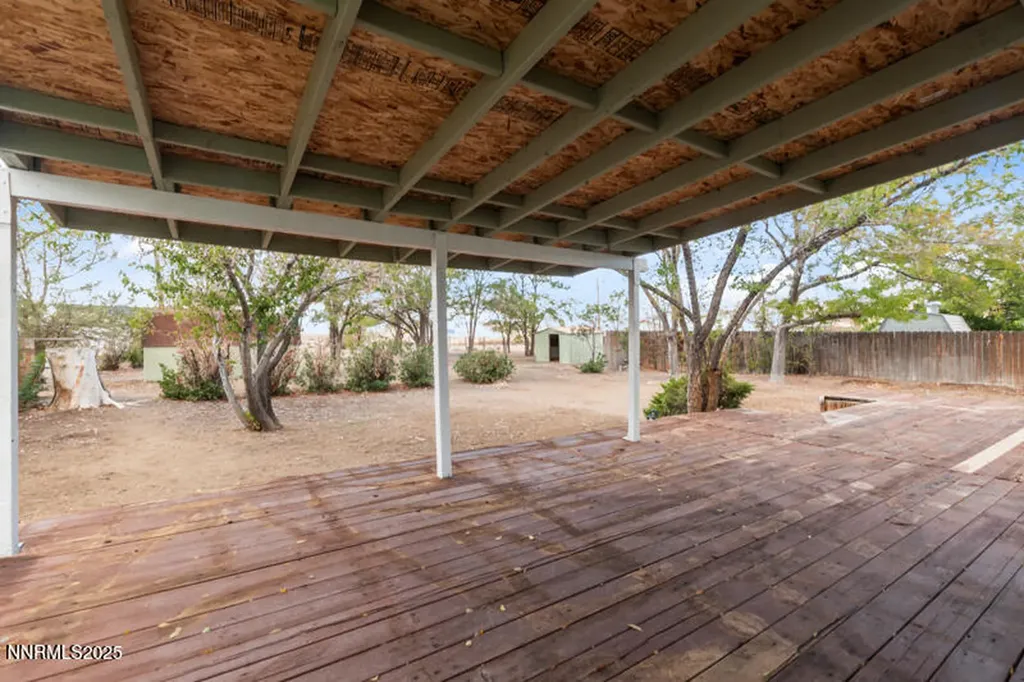 3703 Atkins Silver Springs NV 89429