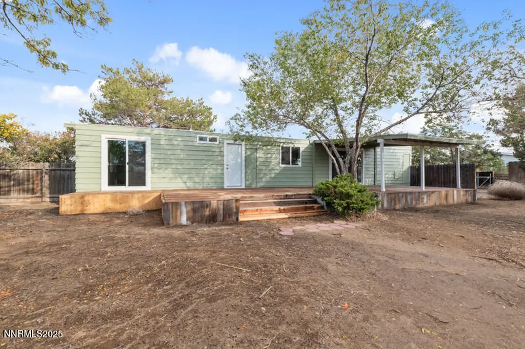 3703 Atkins Silver Springs NV 89429