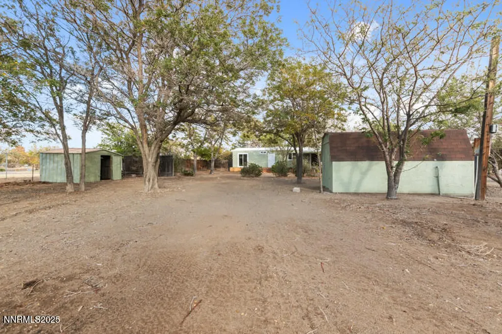 3703 Atkins Silver Springs NV 89429