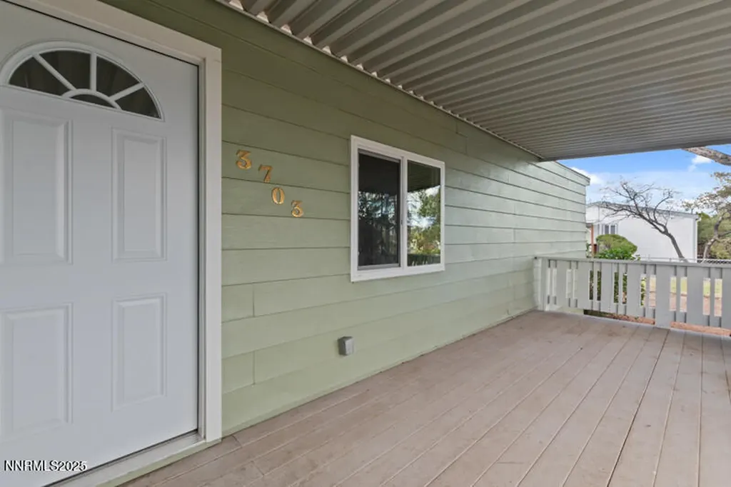 3703 Atkins Silver Springs NV 89429