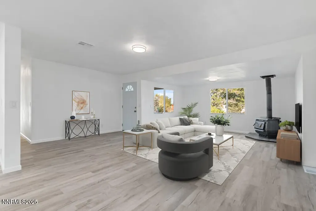 3703 Atkins Silver Springs NV 89429