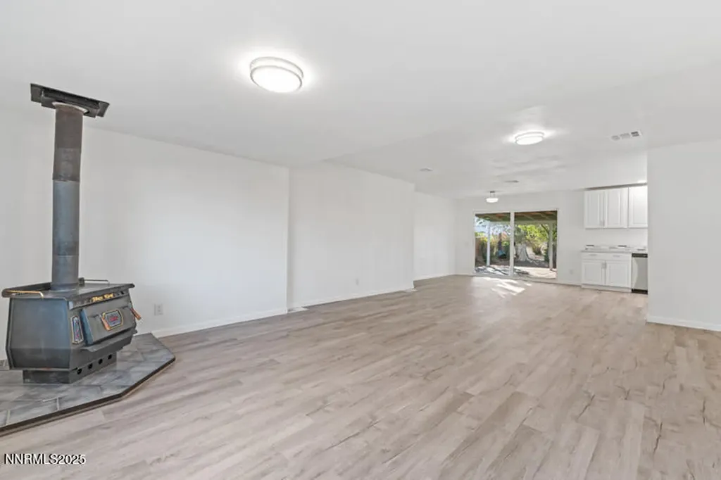 3703 Atkins Silver Springs NV 89429