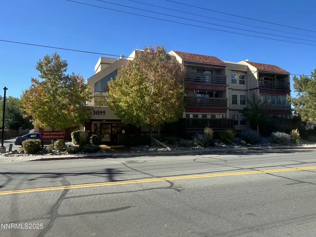 3095 Lakeside Reno NV 89509