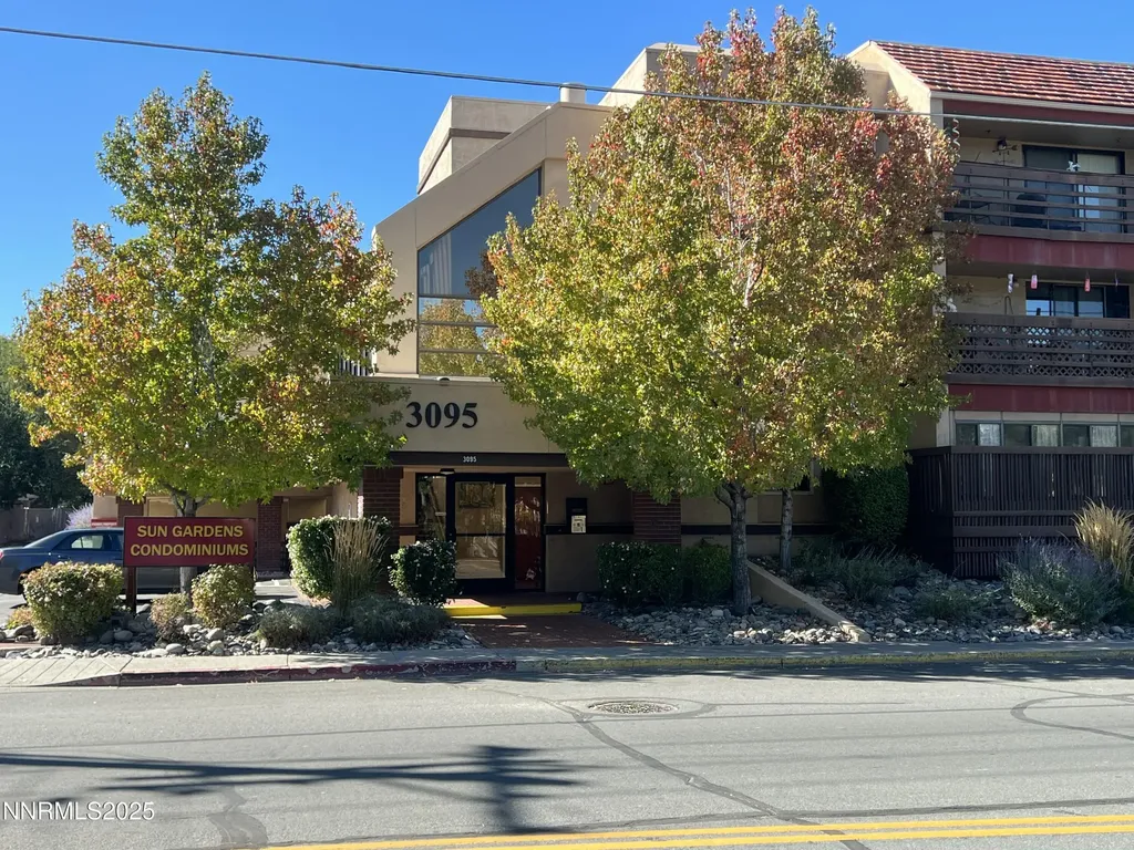 3095 Lakeside Reno NV 89509