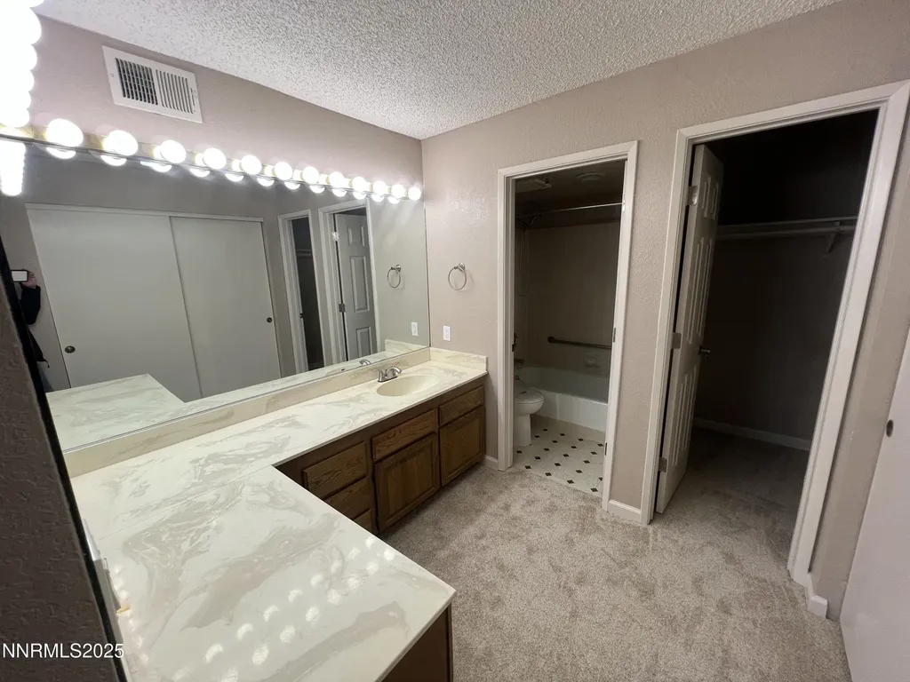 3095 Lakeside Reno NV 89509