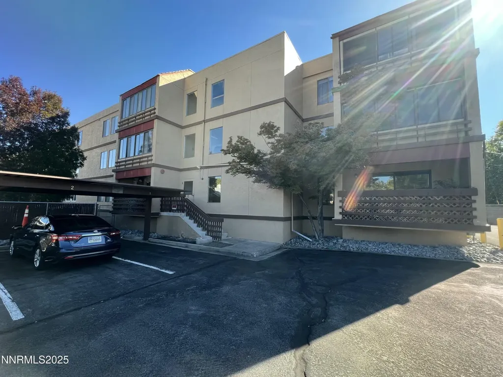 3095 Lakeside Reno NV 89509
