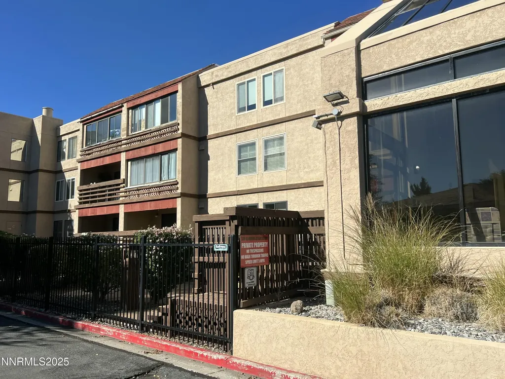 3095 Lakeside Reno NV 89509