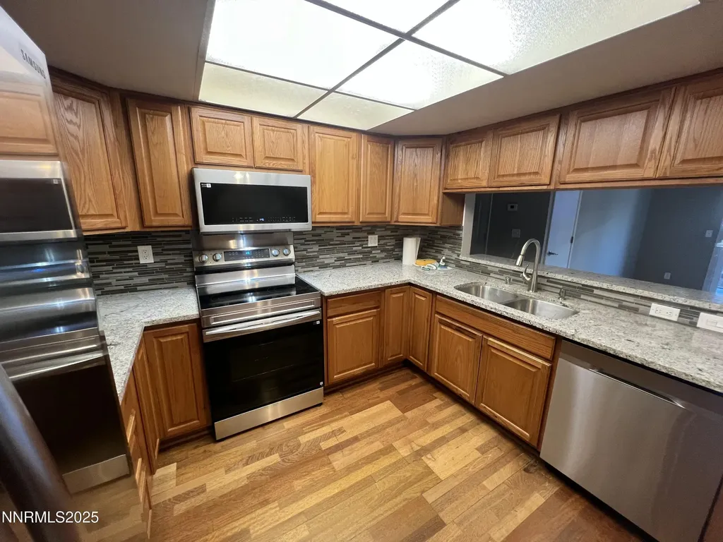 3095 Lakeside Reno NV 89509